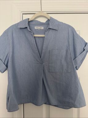 Banana Republic Chambray Blue Short Sleeve V-Neck Pocket Tunic